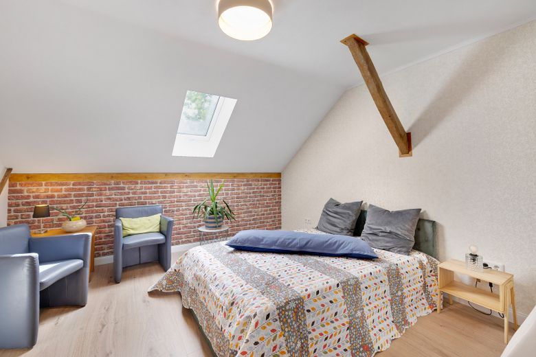 Umfassend sanierter und modernisierter Resthof mit Scheune und Photovoltaik in Ostfriesland – Schlafzimmer OG