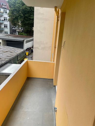 Kreuzviertel!!! Piękne mieszkanie w starej kamienicy z 3,5 pokojami i BALKONEM OD POŁUDNIOWEGO ZACHODU – Balkon