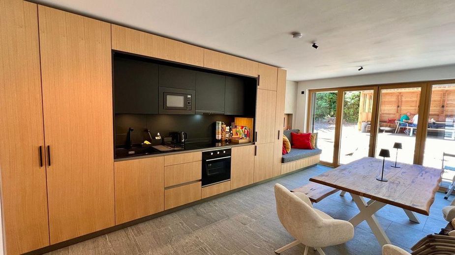 2-Zimmer-WHG komplett ausgestattet, 2-room APP comfortably furnished, Munich Westpark, Metro U6 – Gemeinschaftsküche