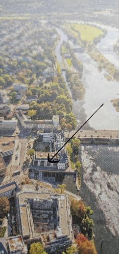 Neuwertige Eigentumswohnung an der Promenade, Palais am Stadtkai – Luftbildaufnahme Promenade/ B 