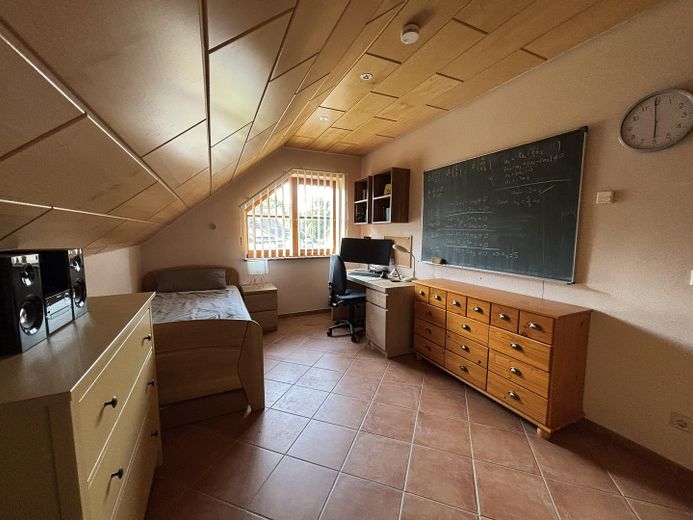 Versatile space wonder in a quiet prime location: your new home or a smart investment! – DG Kinderzimmer
