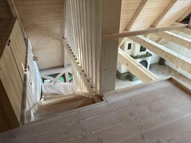 Architektenhaus zur temporären Vermietung – Treppe in dem 2.Stock 