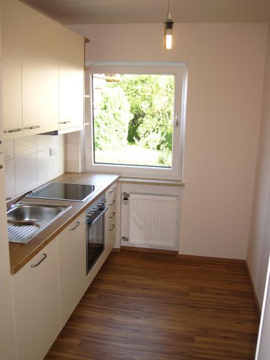 Zur Kapitalanlage! Inzell - zentrale, sonnige 2-Zimmer-Wohnung - provisionsfrei! – Küche