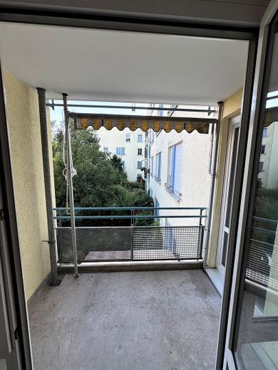 Provisionsfreie, modernisierte 3-Zimmer-Wohnung mit Wintergarten und Garagenbox, bezugsfrei – Balkon