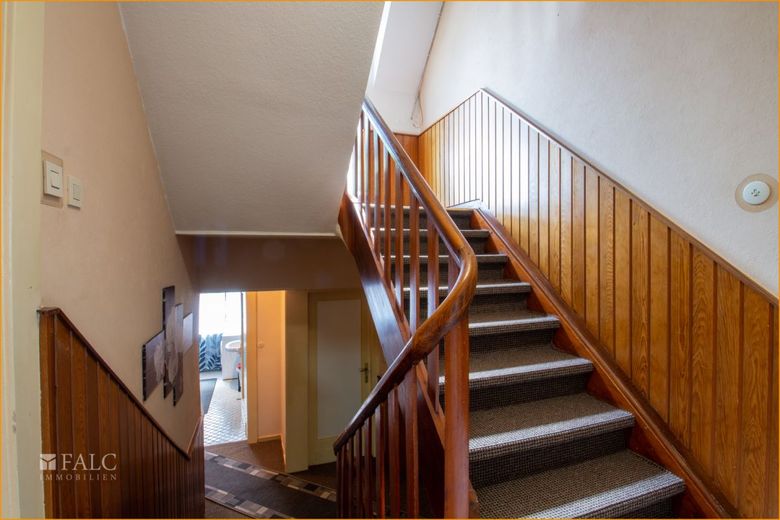 Haus sucht Großfamilie! – Treppe