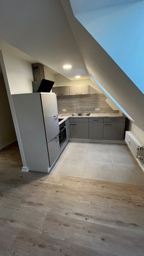 Schöne, sanierte DG Wohnung (95m²) in zentraler Kurparklage – Foto 3