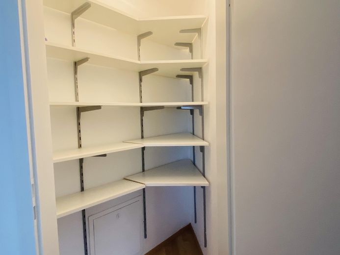 Erstbezug nach Renovierung — moderne 2‑Zimmer Wohnung in zentraler Lage – Photo 9