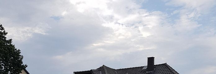 Renovierungsbedürftiges Einfamilienhaus mit großem Garten