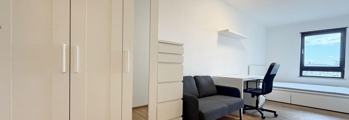 عائد 6%! شقة سكن مشترك مُجددة ومفروشة في مانهايم-شفِتسينغرشتات – Zimmer 1