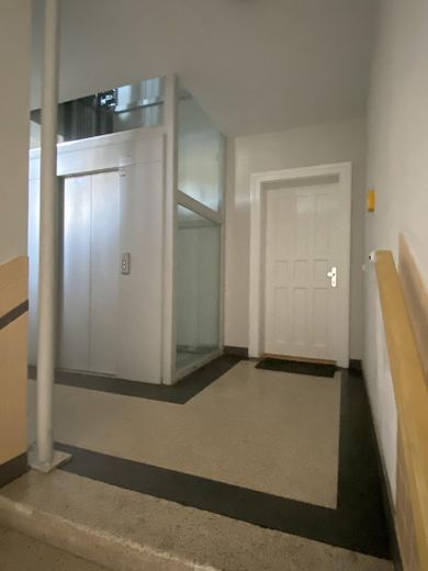 2-room apartment in renovated old building in Neuhausen (partially furnished) – Foto 5