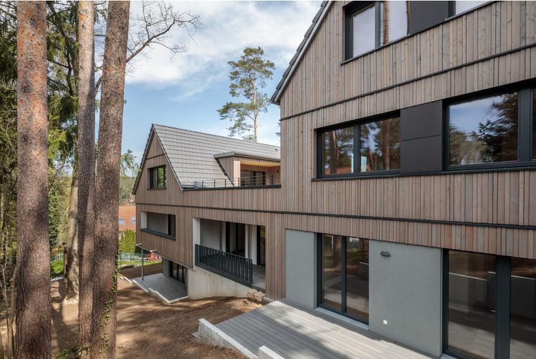 5-room apartment in an eco-friendly timber house – Haus im Haus Ansicht West