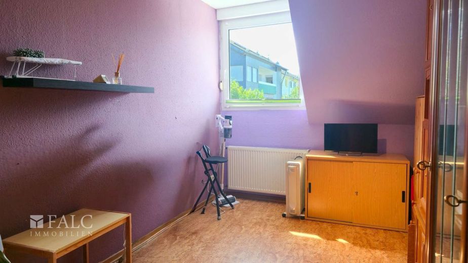 Familienfreundliche Doppelhaushälfte mit Garten, Terrasse &amp; Doppelgarage – Kinderzimmer 2