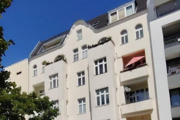 Stylowo odnowione mieszkanie w kamienicy w Charlottenburgu