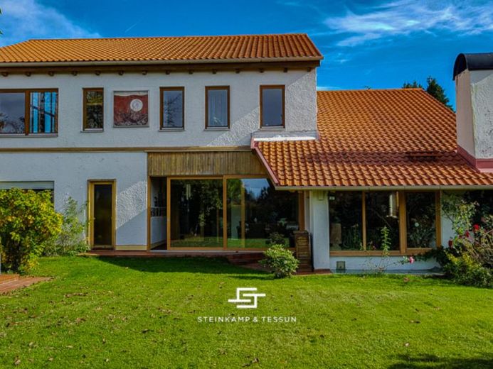 Vielseitige Villa mit Pool und unverbaubarem Weitblick in Toplage - Open House am 16.03.2024 – Foto 1