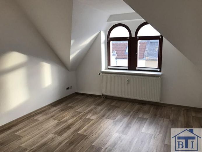 Attraktive 4-Raum-Dachgeschoß-Wohnung in ruhiger Seitenstraße – Foto 1