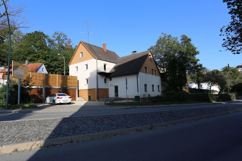 PRECIO REDUCIDO: Dos terrenos con tres casas y potencial de desarrollo – Foto 16