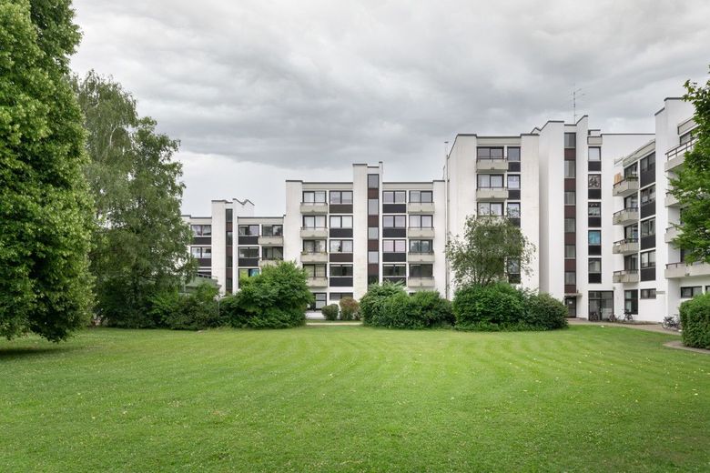 Große und ruhig gelegene 4-Zimmer-Wohnung mit 2 Balkonen in Aschheim – viel Spielmöglichkeiten