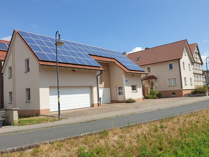 Detached house with development potential (no broker) – Photovoltaikanlage