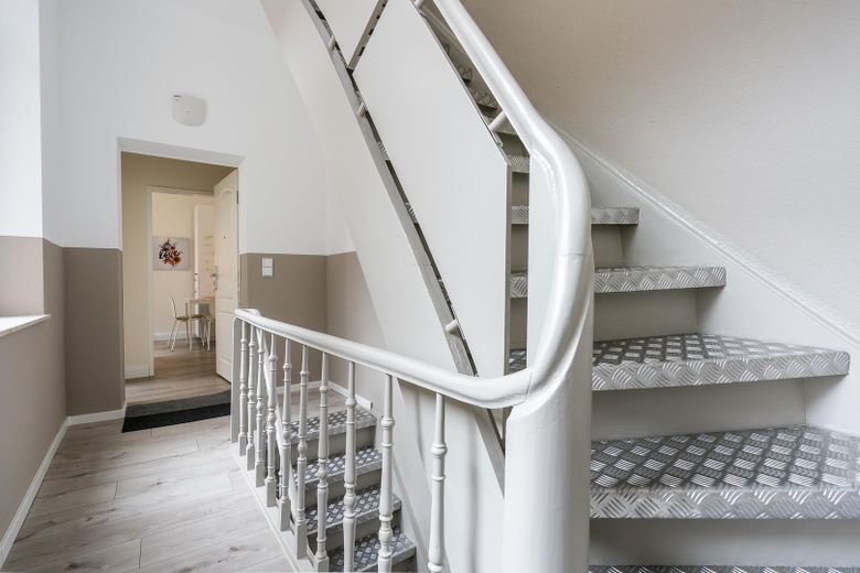 Мебльована 1-кімнатна квартира Aachen-Burtscheid, відремонтована | Furnished Apartment – Hausflur