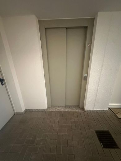 Moderne 3-Zimmer-Eigentumswohnung mit Westbalkon, Tiefgarage und Aufzug in begehrter Lage von Stein – Foto 5