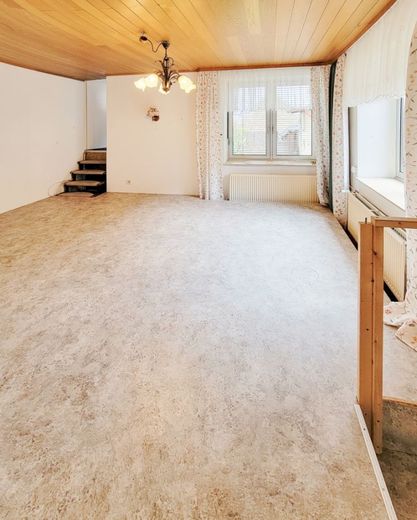 Rarität! Familienhaus in Mz-Finthen! Viel Charme &amp; Platz für eigene Ideen! Innenhof, Anbau,Scheune.. – Zimmer 2. EG