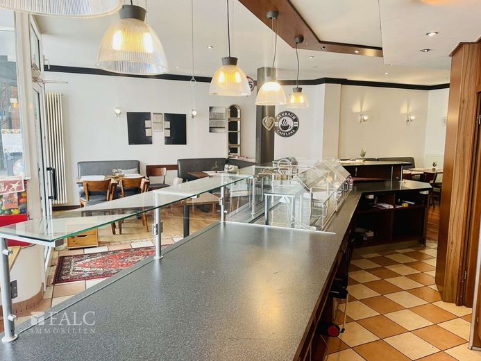 Zentral gelegenes Ladenlokal in Bexbach – Café Theke