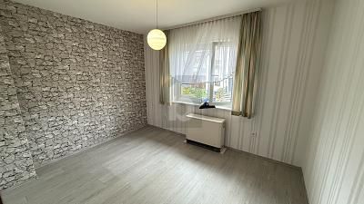 UNA CASA CON MOLTO SPAZIO E POTENZIALE – 1784837512_f82f93.jpg