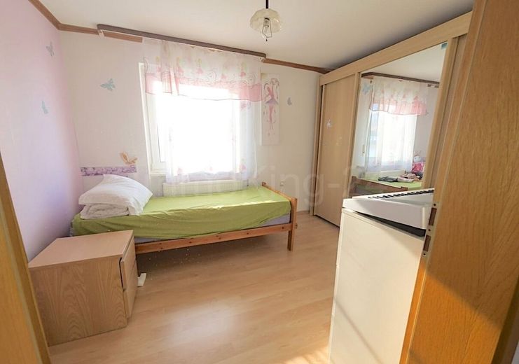 ++ HOCHWERTIGES EIN - ZWEIFAMILIENHAUS MIT ELW ++ VIEL PLATZ IN GUTER LAGE!! ++ – SCHLAFZIMMER 2