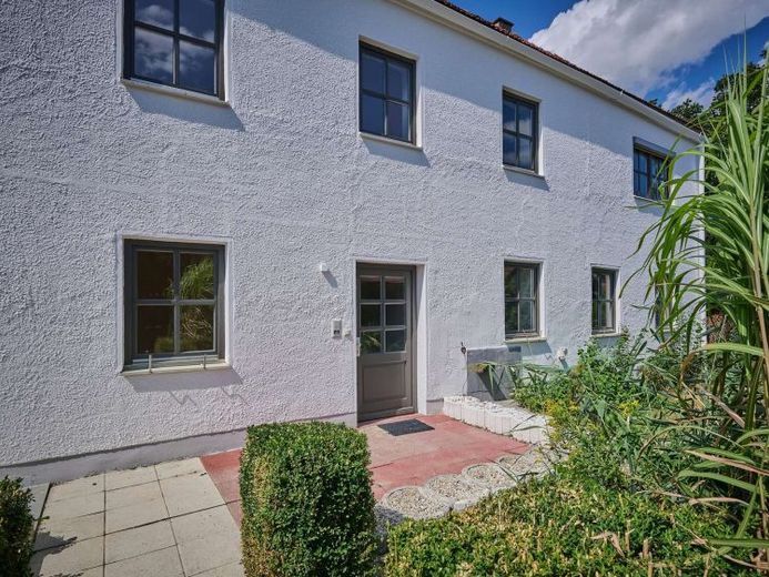 Frisch modernisiertes (2026) Einfamilienhaus mit Charme in Mengkofen‑Hüttenkofen – Foto 1