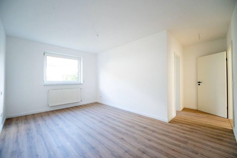 Modernisiertes Zweifamilienhaus mit Einliegerwohnung, neuer Gasheizung & PV Anlage – Foto 8