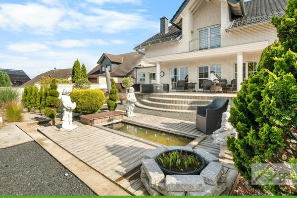 +5PLUS+ RAUM. ANSPRUCH. PERSPEKTIVE: TOP GEPFLEGTES EINFAMILIENHAUS IN 1A-LAGE VON LANGERWEHE/PIER +