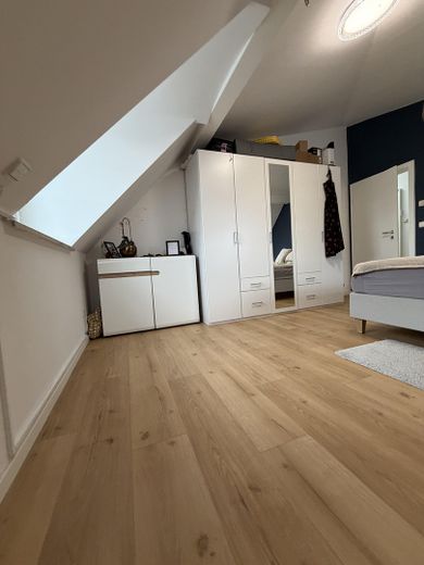 Apartamento elegante sin comisión Bad Endorf/ 3 hab., ascensor, plaza de aparcamiento – Foto 4