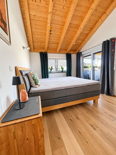 Nachhaltig gebaut – mit Liebe zum Detail – Schlafzimmer
