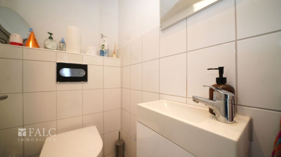 Kernsanierte Immobilie mit stabilem Mietertrag - FALC Immobilien Heilbronn – Das stille Örtchen