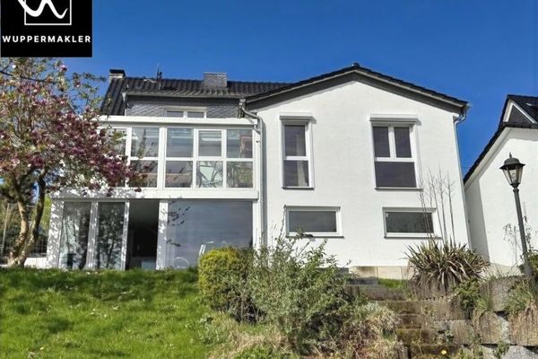 Modernes Familienparadies in Wuppertal-Heckinghausen – kernsaniertes Einfamilienhaus mit Fernblick