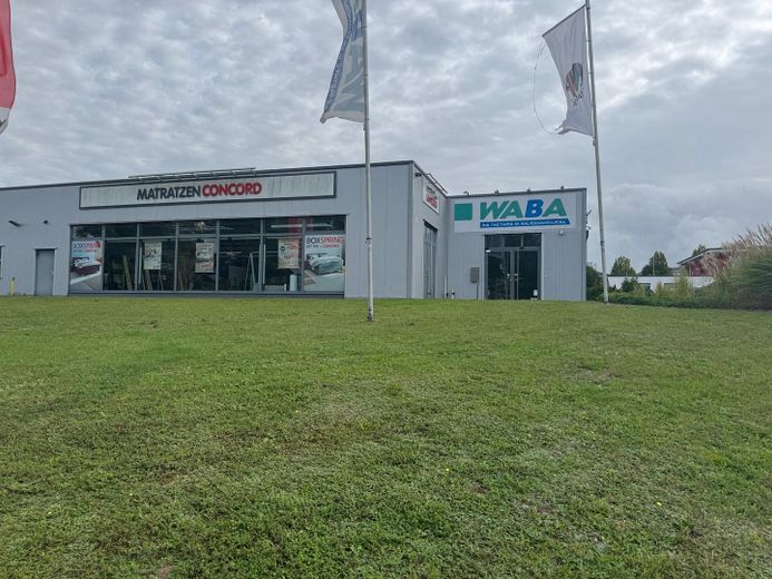 Bezprowizyjny obiekt komercyjny o powierzchni 850 m² na terenie 3.000 m² w Detmold – świetna lokalizacja i elastyczne możliwości zabudowy – Zdjęcie 2