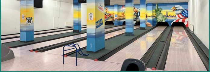 Fünf Bowlingbahnen mit trendiger Ausstattung