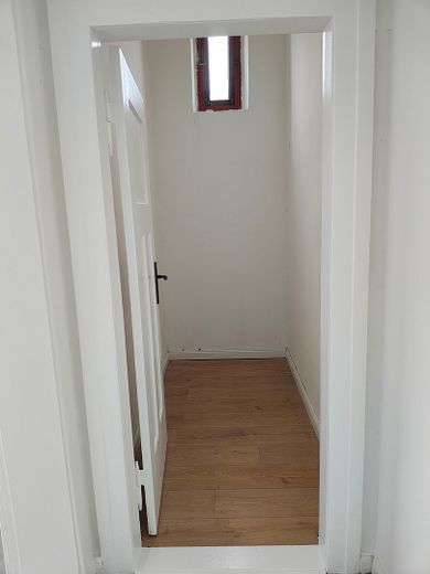 Gräumige 4-Zi Altbau WHG mit Balkon – Foto 7