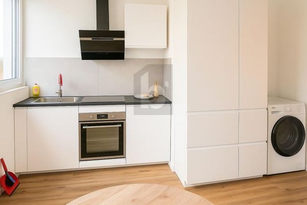 POKÓJ W SPÓŁDZIELCZYM MIESZKANIU WOLNY OD 1.12.26
