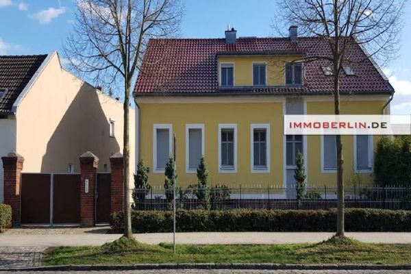 IMMOBERLIN.DE - Exzellentes Anwesen mit sanierten Gebäuden & Grundstückspotential
