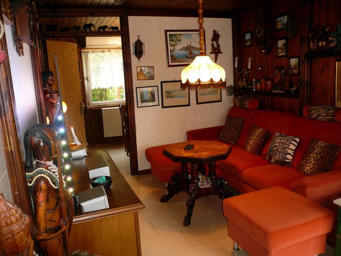 Idilliaca casa unifamiliare in stile bungalow con romantico giardino di rose – Foto 9