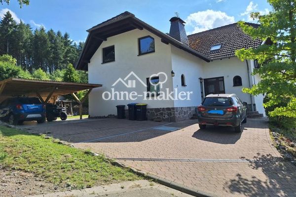Großzügiges Wohnen im gepflegten Landhaus (nähe Golfplatz/Waldrand) PROVISIONSFREI