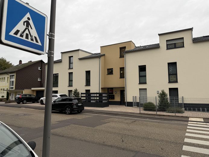 Ekskluzywne 4-pokojowe mieszkanie w nowym budownictwie z windą, bez barier i z dwoma miejscami parkingowymi – Zdjęcie 1