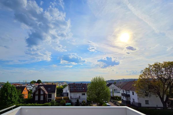 Hausgefühl: Eigener Hauseingang & 31 m² Panorama-Terrasse