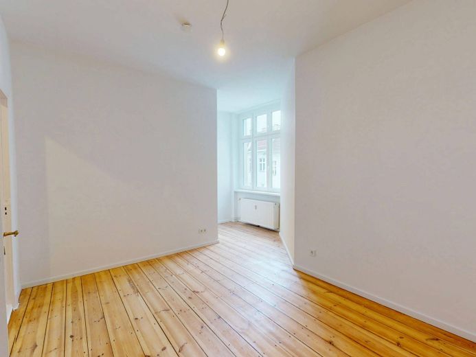 Ristrutturato: appartamento d’epoca di 2 locali con BALCONE e cucina componibile a Berlino Friedrichshain – Ansicht I: Schlafzimmer
