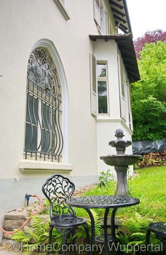 Fascino squisito di un edificio storico! Elegante appartamento nel quartiere Briller con DSL e posto a sedere in giardino – 407307cd2f02e307353b24571ce1cc66fb0b2edd.jpg