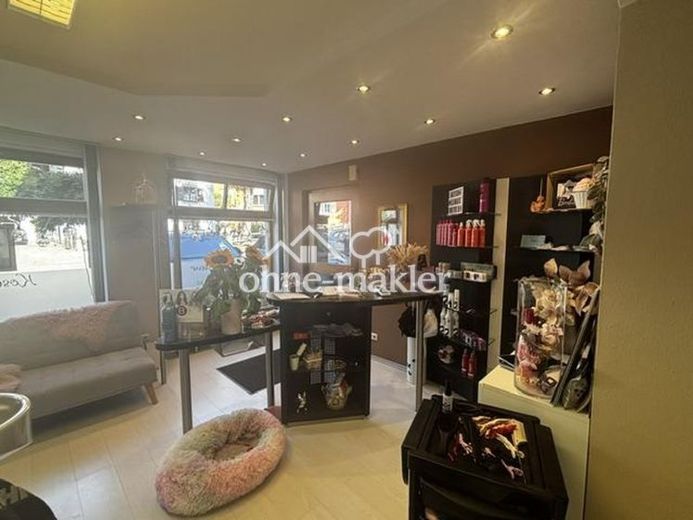 TOP-LAUF-LAGE für Frisör, Laden o. Büro-/ Praxisräume in Holzkirchen! Große Schaufenster! – Foto 1