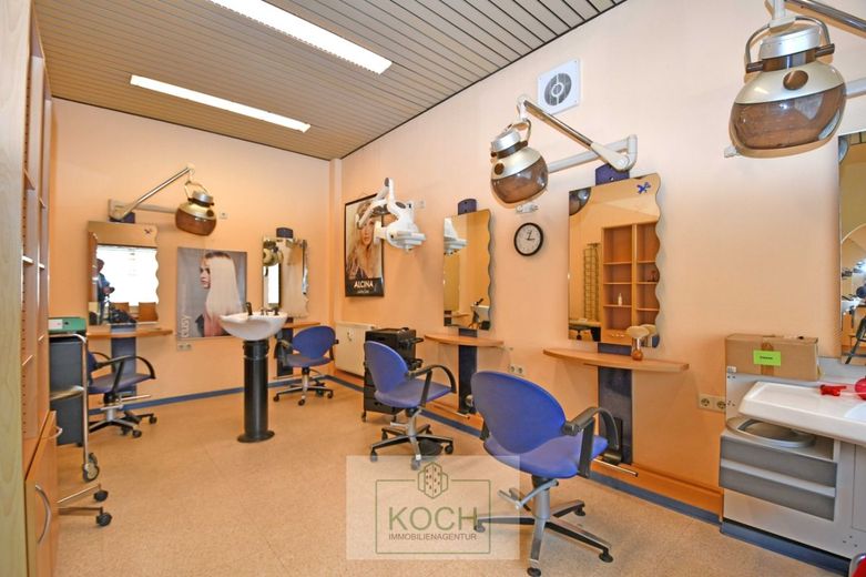 RESERVIERT - Kleines Wohn- und Geschäftshaus am Mecklenburger Weg (Leherheide) – Salon_rechts
