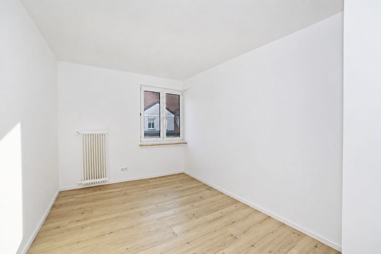 Senza provvigione in Hohenzollernplatz: luminoso e spazioso appartamento di 3 locali con planimetria flessibile – Arbeits- bzw. Kinderzimmer