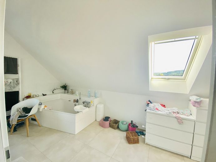 DG Badezimmer mit Whirlpool